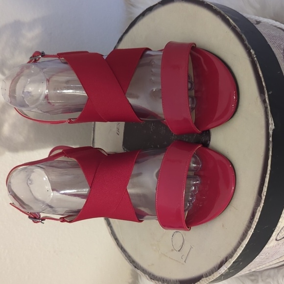 Bandolino Red Open Toe Shoes - Picture 2 of 11